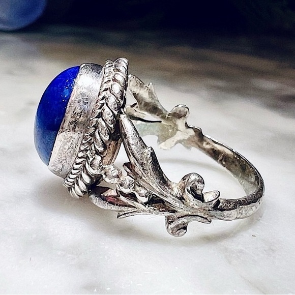 Estate Jewelry - Vintage Handmade Ring Solid 925 Sterling Silver size 8! Good condition!